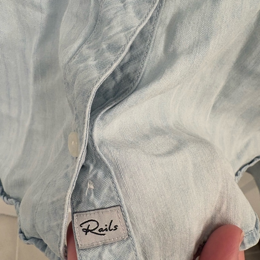 Rails Ingrid Denim Button Down in Light Vintage Size XS - Picture 4 of 16